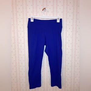 Cute cropped leggings from Yogalicious! Size medium